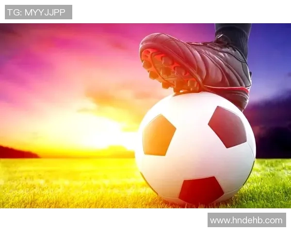 阳光下的足球明星展现青春活力与梦想追逐的完美结合 阳光下的足球明星展现青春活力与梦想追逐的完美结合