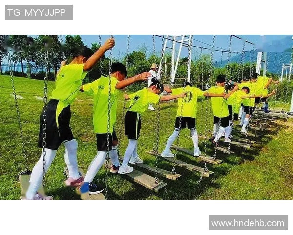 青少年足球明星联赛点燃激情助力成长展现未来之星的竞技风采 青少年足球明星联赛点燃激情助力成长展现未来之星的竞技风采